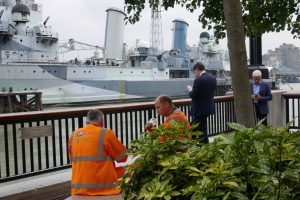 lunch break mit Blick auf H.M.S. Belfast